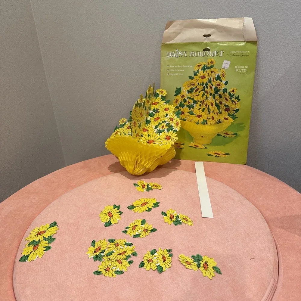 VINTAGE AMERICAN‎ GREETINGS HONEYCOMB 